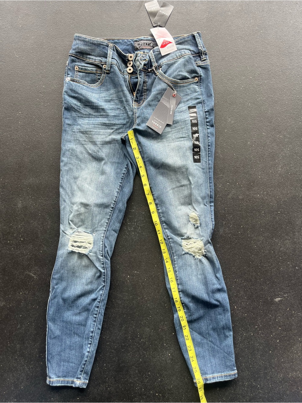TORRID premium women’s 10S Distressed Blue Jeans - jegging Slim Fit